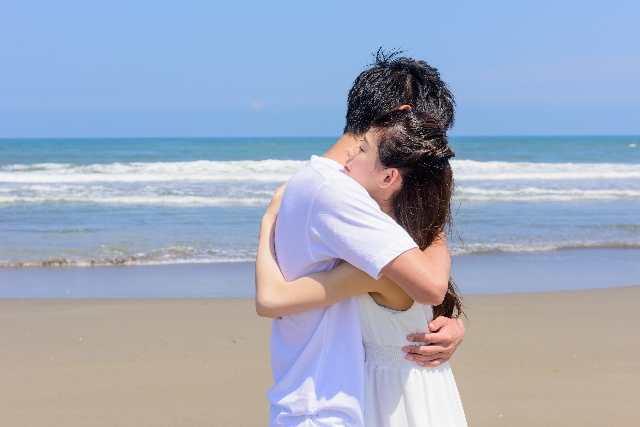 友達以上、恋人未満…今の関係から、もう一歩進展させるためのポイント! 友達以上、恋人未満…今の関係から、もう一歩進展させるためのポイント!